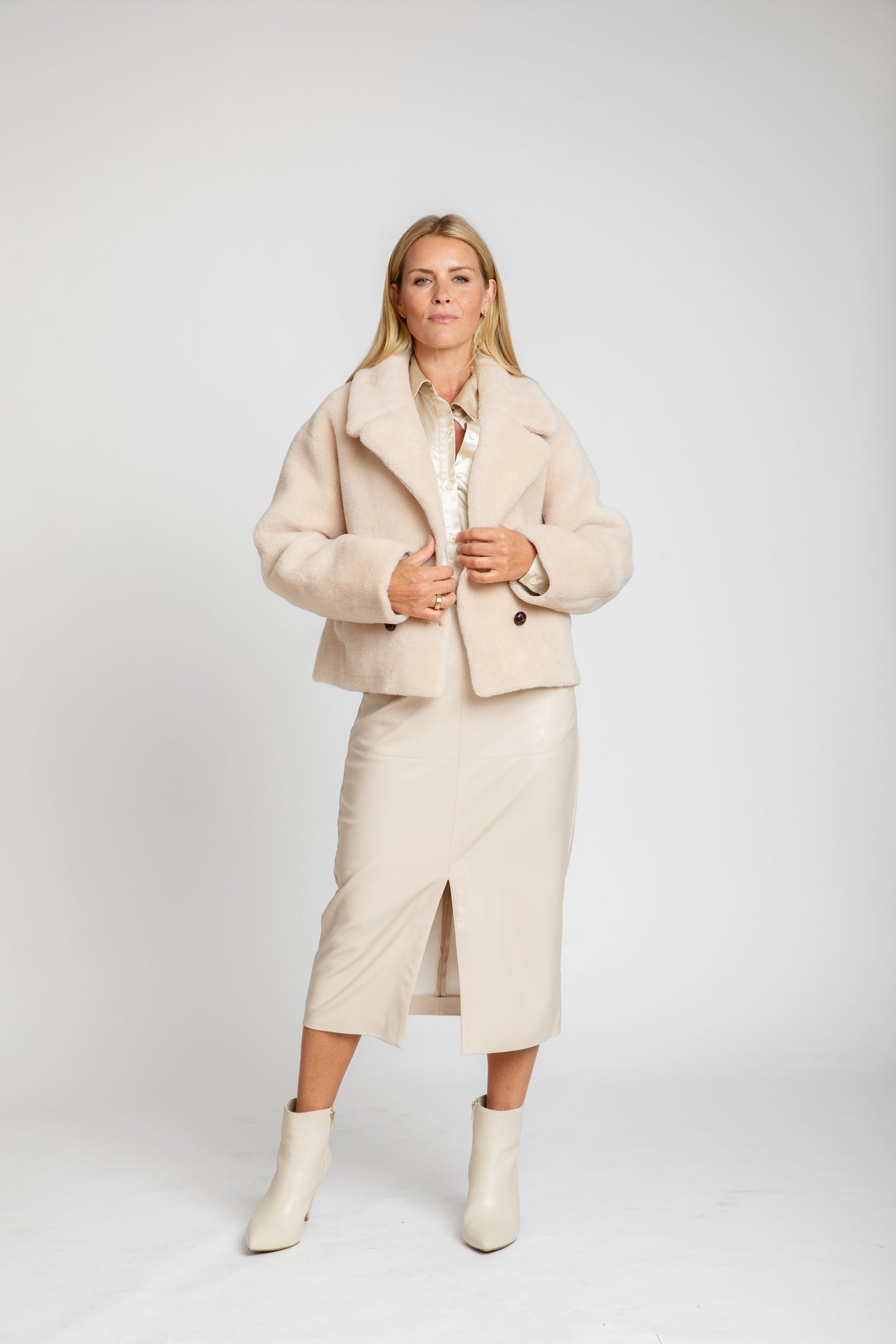 The Bella Sherpa Coat | Champagne